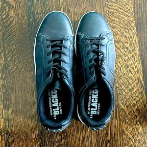 Black & White REN-M CO.